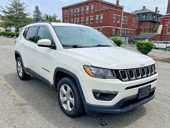 3C4NJDBBXJT185851 2018 JEEP COMPASS - Image 2