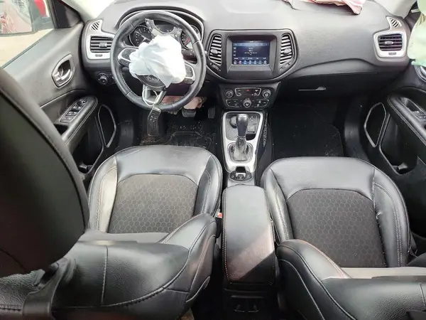 3C4NJDBBXJT192203 2018 JEEP COMPASS - Image 8