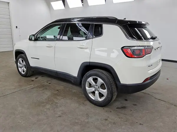 3C4NJDBBXJT192279 2018 JEEP COMPASS - Image 2