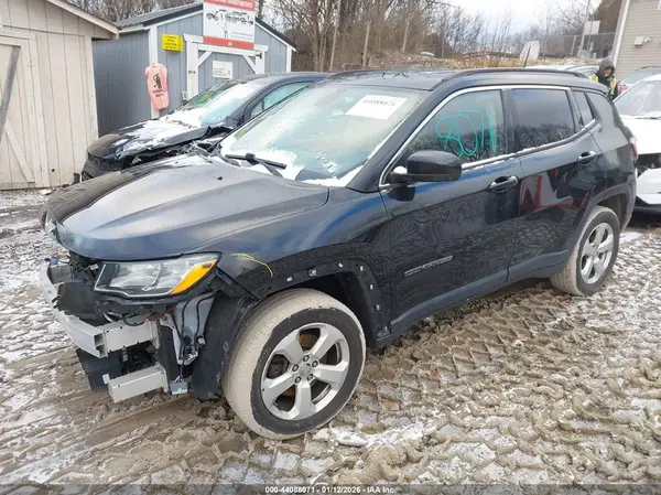 3C4NJDBBXJT199412 2018 JEEP COMPASS - Image 2