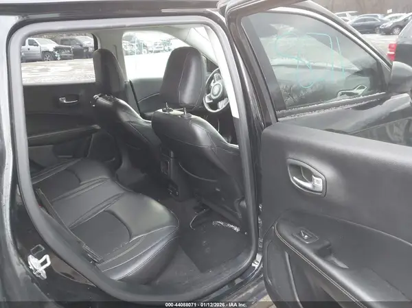 3C4NJDBBXJT199412 2018 JEEP COMPASS - Image 8