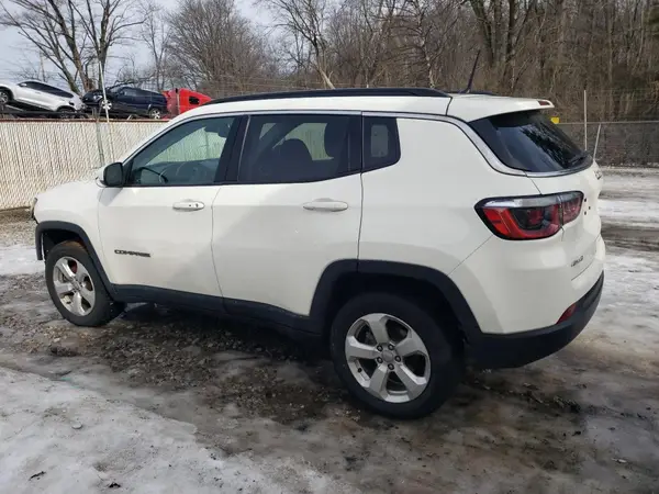 3C4NJDBBXJT206634 2018 JEEP COMPASS - Image 2