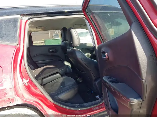 3C4NJDBBXJT222686 2018 JEEP COMPASS - Image 8