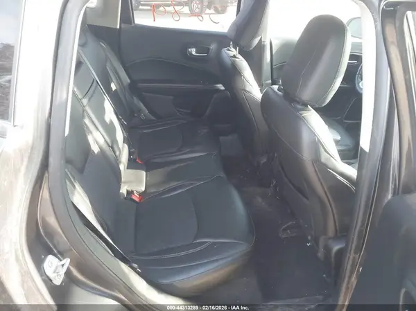 3C4NJDBBXJT223370 2018 JEEP COMPASS - Image 8