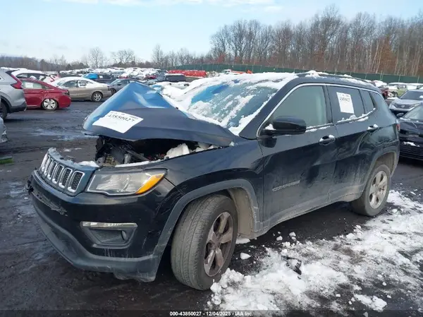 3C4NJDBBXJT223417 2018 JEEP COMPASS - Image 2