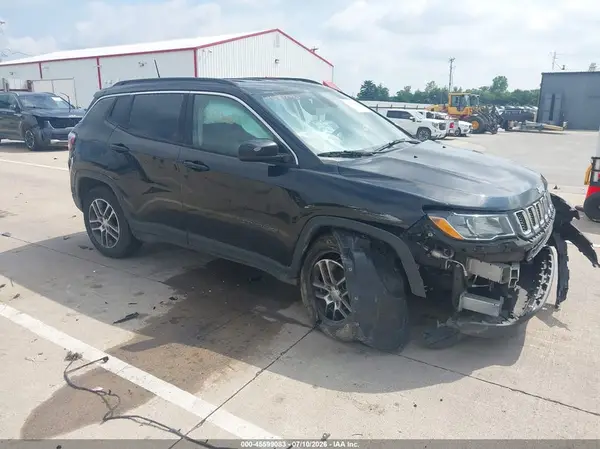 3C4NJDBBXJT238189 2018 JEEP COMPASS - Image 1