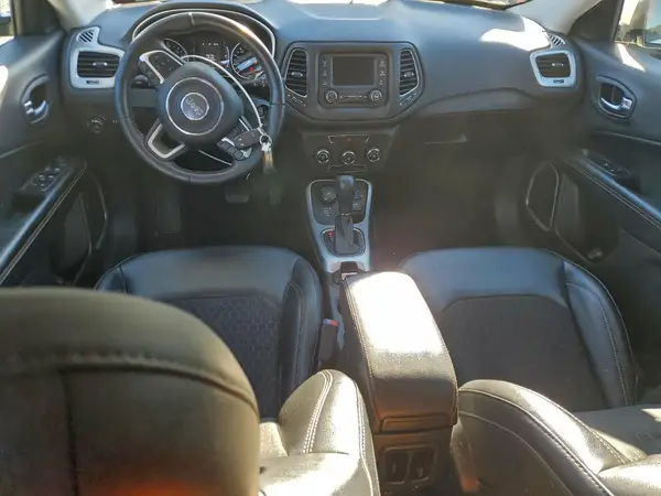3C4NJDBBXJT246602 2018 JEEP COMPASS - Image 8