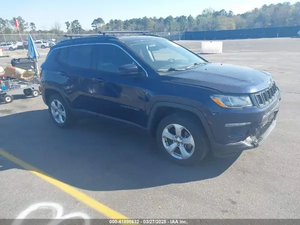 3C4NJDBBXJT256028 2018 JEEP COMPASS - Image 1
