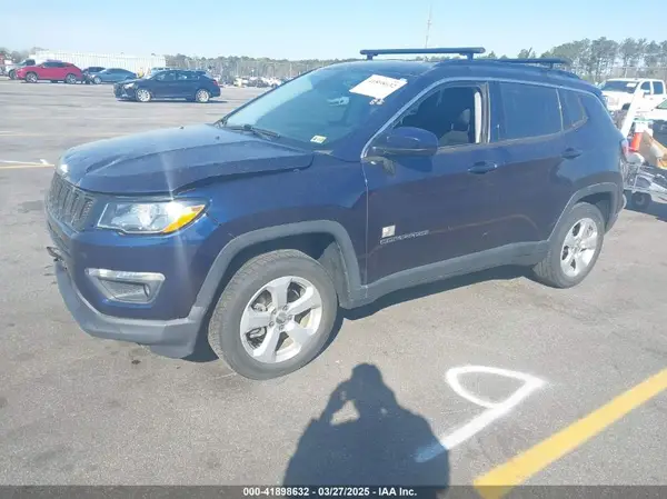 3C4NJDBBXJT256028 2018 JEEP COMPASS - Image 2