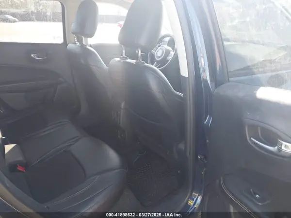 3C4NJDBBXJT256028 2018 JEEP COMPASS - Image 8