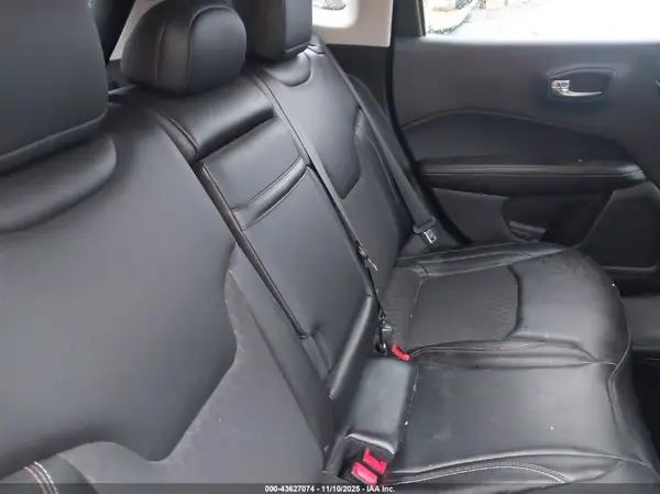 3C4NJDBBXJT262461 2018 JEEP COMPASS - Image 8