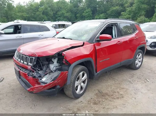 3C4NJDBBXJT270575 2018 JEEP COMPASS - Image 2