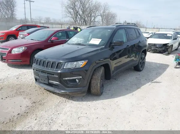 3C4NJDBBXJT304322 2018 JEEP COMPASS - Image 2