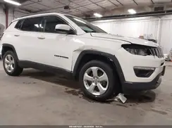 3C4NJDBBXJT313828 2018 JEEP COMPASS