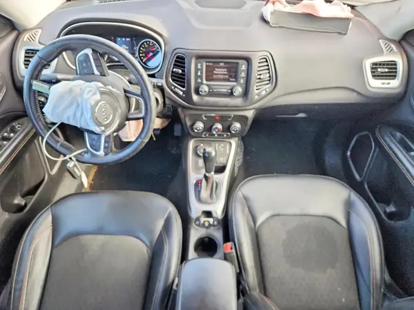 3C4NJDBBXJT313859 2018 JEEP COMPASS - Image 8