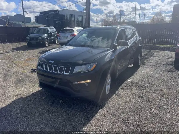 3C4NJDBBXJT313909 2018 JEEP COMPASS - Image 2