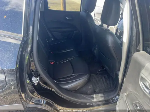 3C4NJDBBXJT313909 2018 JEEP COMPASS - Image 8