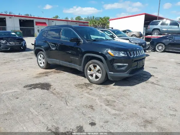 3C4NJDBBXJT313943 2018 JEEP COMPASS - Image 1