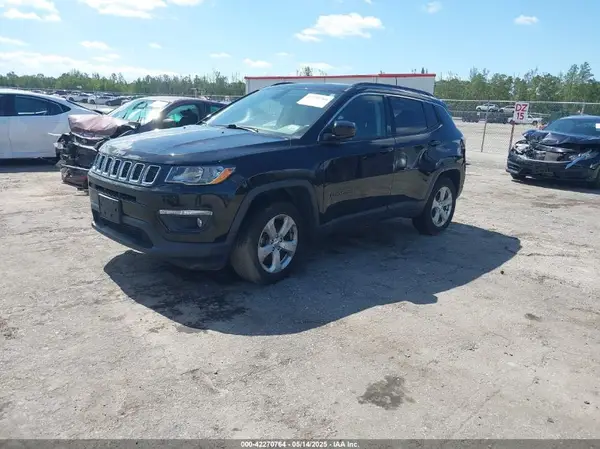3C4NJDBBXJT313943 2018 JEEP COMPASS - Image 2