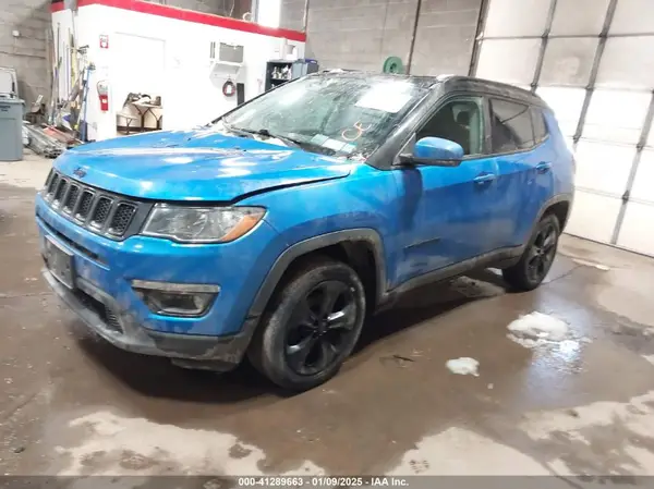 3C4NJDBBXJT314140 2018 JEEP COMPASS - Image 2