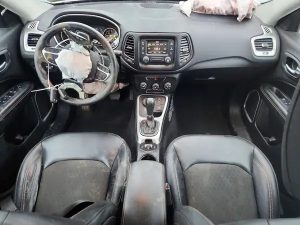 3C4NJDBBXJT321198 2018 JEEP COMPASS - Image 8