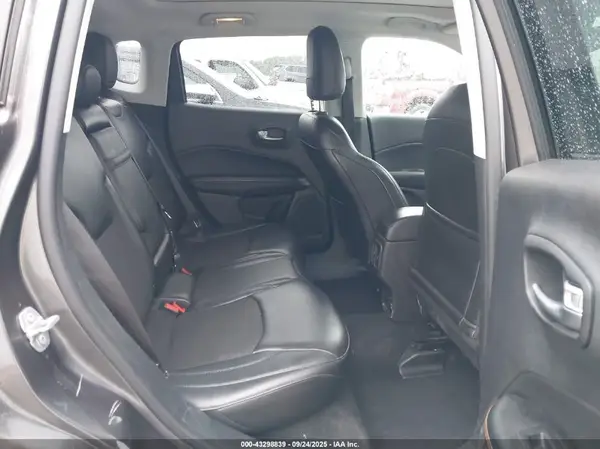 3C4NJDBBXJT325638 2018 JEEP COMPASS - Image 8