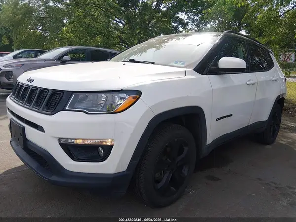 3C4NJDBBXJT325719 2018 JEEP COMPASS - Image 2