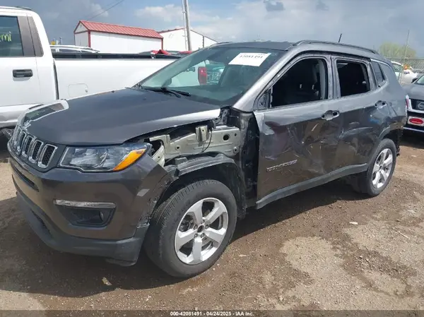 3C4NJDBBXJT342522 2018 JEEP COMPASS - Image 2