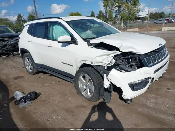 3C4NJDBBXJT349762 2018 JEEP COMPASS - Image 1