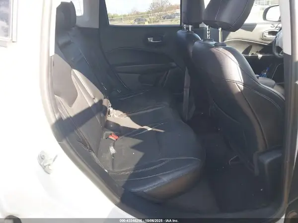 3C4NJDBBXJT349762 2018 JEEP COMPASS - Image 8