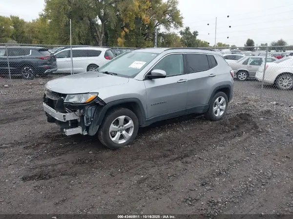 3C4NJDBBXJT350152 2018 JEEP COMPASS - Image 2