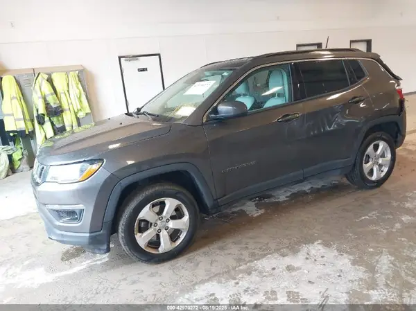 3C4NJDBBXJT350510 2018 JEEP COMPASS - Image 2