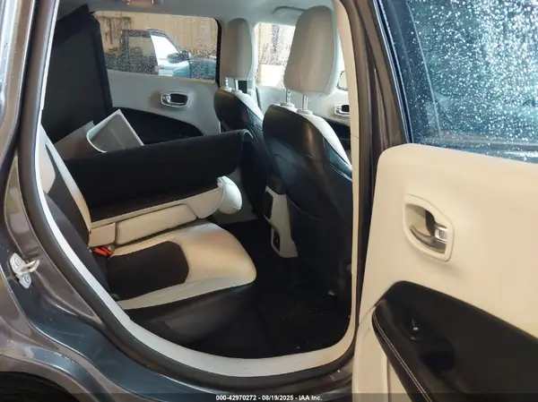 3C4NJDBBXJT350510 2018 JEEP COMPASS - Image 8