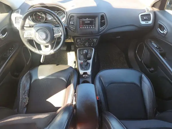 3C4NJDBBXJT361300 2018 JEEP COMPASS - Image 8