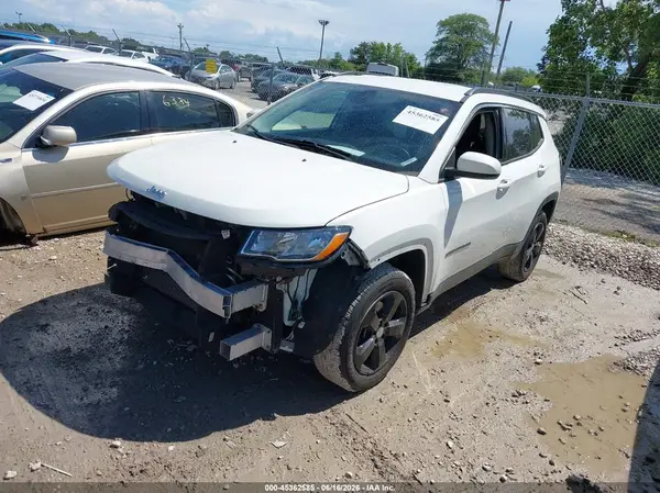 3C4NJDBBXJT366397 2018 JEEP COMPASS - Image 2