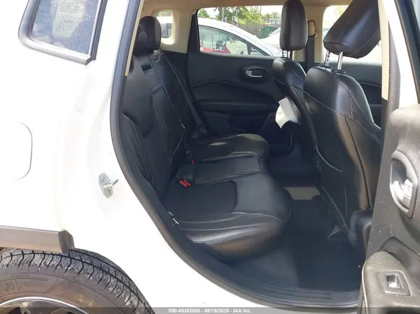 3C4NJDBBXJT366397 2018 JEEP COMPASS - Image 8