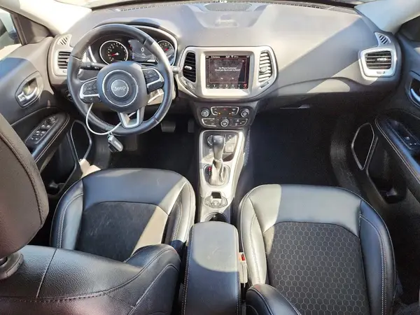 3C4NJDBBXJT372202 2018 JEEP COMPASS - Image 8