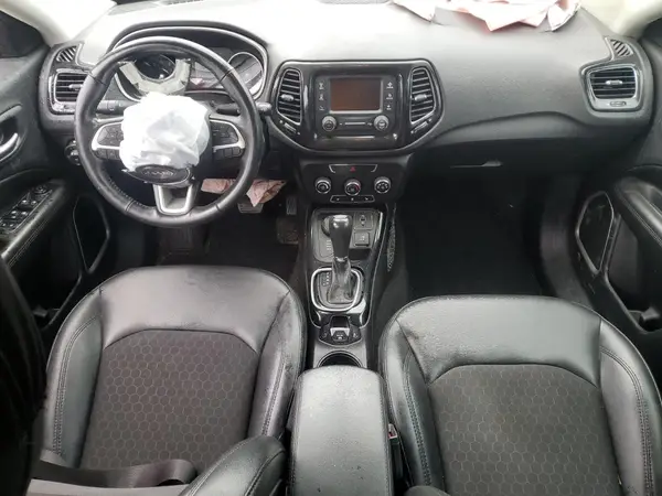 3C4NJDBBXJT397519 2018 JEEP COMPASS - Image 8