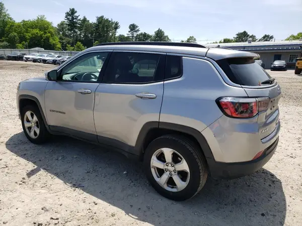 3C4NJDBBXJT398606 2018 JEEP COMPASS - Image 2