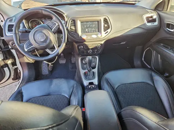 3C4NJDBBXJT401892 2018 JEEP COMPASS - Image 8