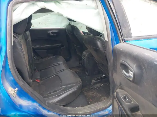 3C4NJDBBXJT403500 2018 JEEP COMPASS - Image 8