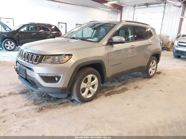 3C4NJDBBXJT403674 2018 JEEP COMPASS - Image 2