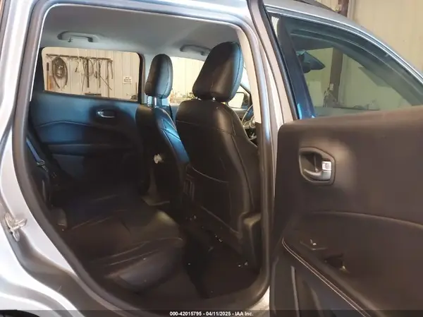 3C4NJDBBXJT403674 2018 JEEP COMPASS - Image 8