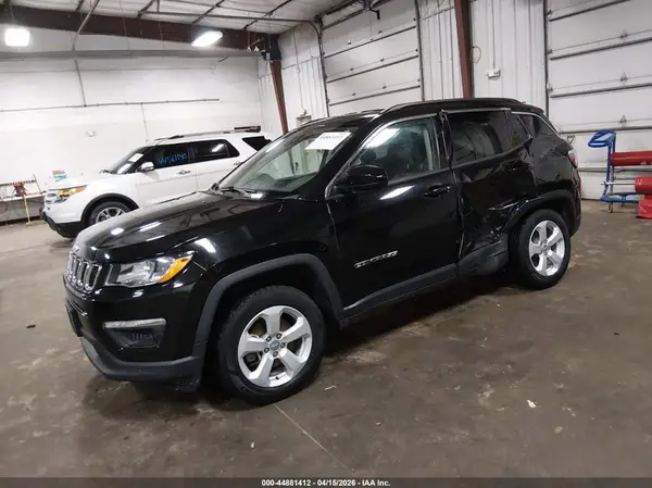 3C4NJDBBXJT403738 2018 JEEP COMPASS - Image 2