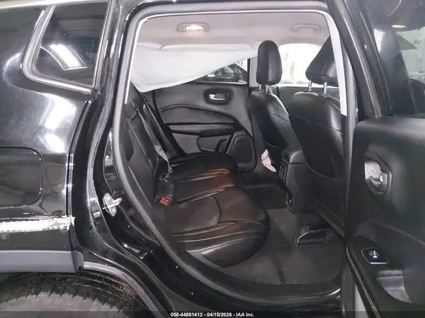 3C4NJDBBXJT403738 2018 JEEP COMPASS - Image 8
