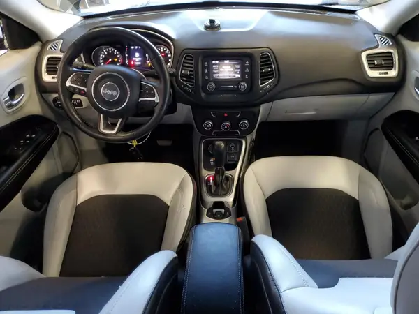 3C4NJDBBXJT413086 2018 JEEP COMPASS - Image 8