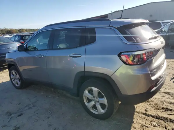 3C4NJDBBXJT433838 2018 JEEP COMPASS - Image 2