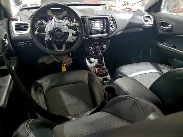 3C4NJDBBXJT435251 2018 JEEP COMPASS - Image 8