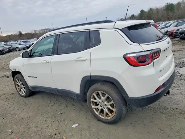 3C4NJDBBXJT436111 2018 JEEP COMPASS - Image 2
