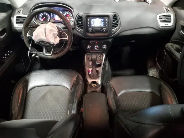 3C4NJDBBXJT453930 2018 JEEP COMPASS - Image 8